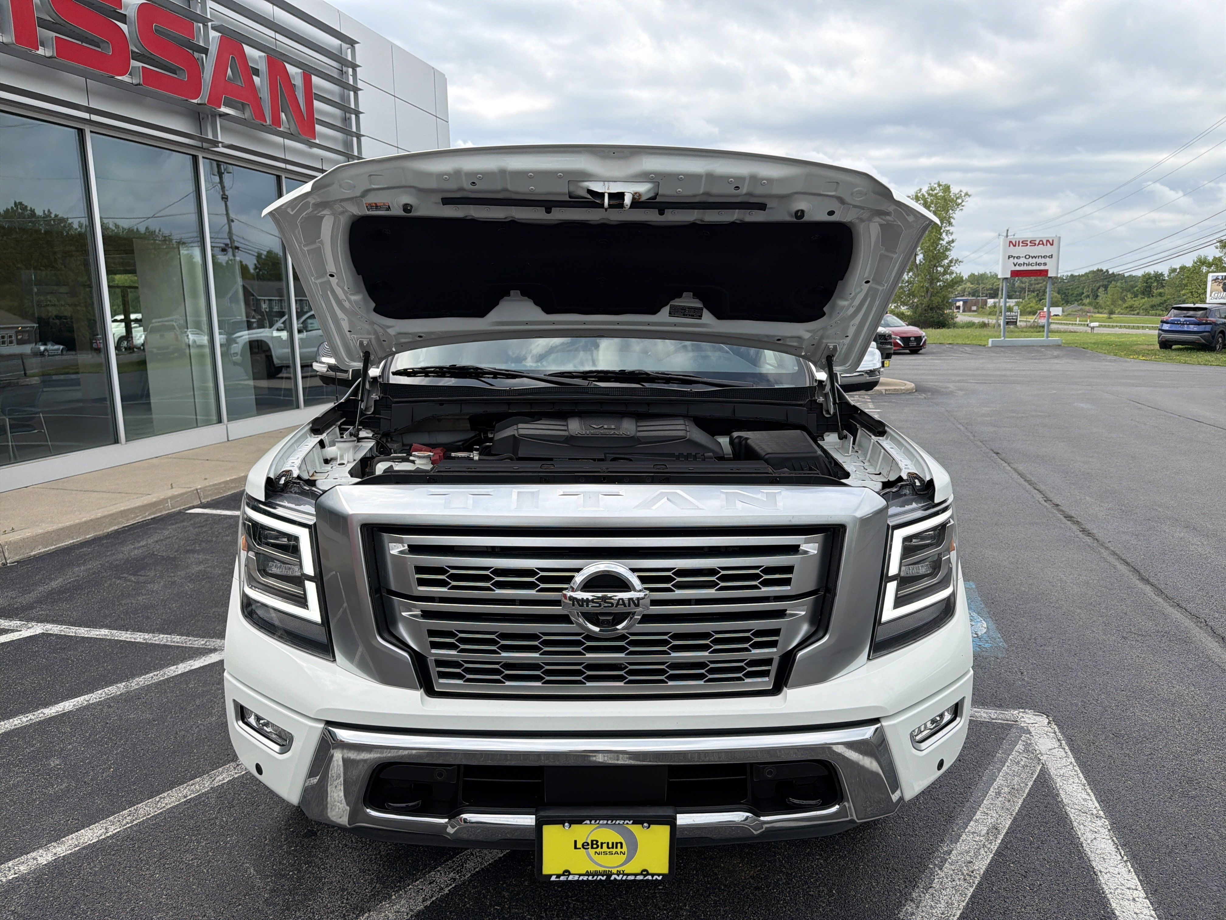 Used 2021 Nissan Titan Platinum Reserve w/ Moonroof Package AWD/4WD image 17