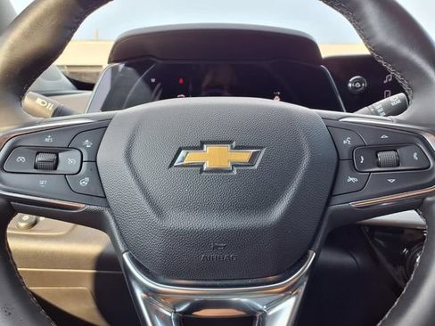 Used 2025 Chevrolet Trax LT w/ Driver Confidence Package FWD image 15