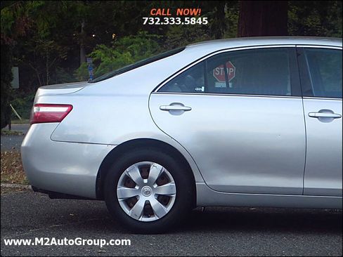 Used 2009 Toyota Camry LE image 30
