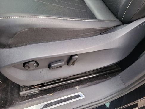 Used 2023 Volkswagen Tiguan SE R-Line image 14