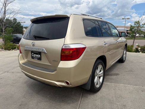 Used 2010 Toyota Highlander Limited AWD/4WD image 7