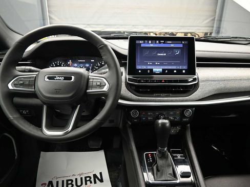 Used 2023 Jeep Compass Latitude w/ Convenience Group AWD/4WD image 12
