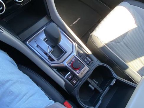 Used 2022 Subaru Forester Premium image 31