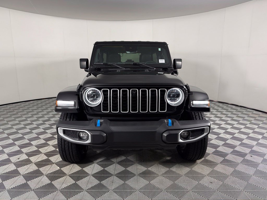 Used 2024 Jeep Wrangler Unlimited Sahara w/ Technology Group AWD/4WD image 2