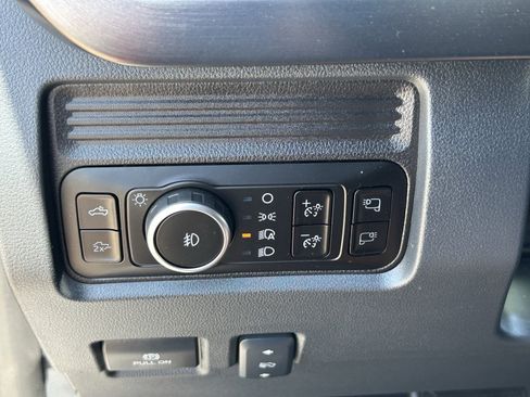 Used 2025 Ford F250 Lariat AWD/4WD image 31