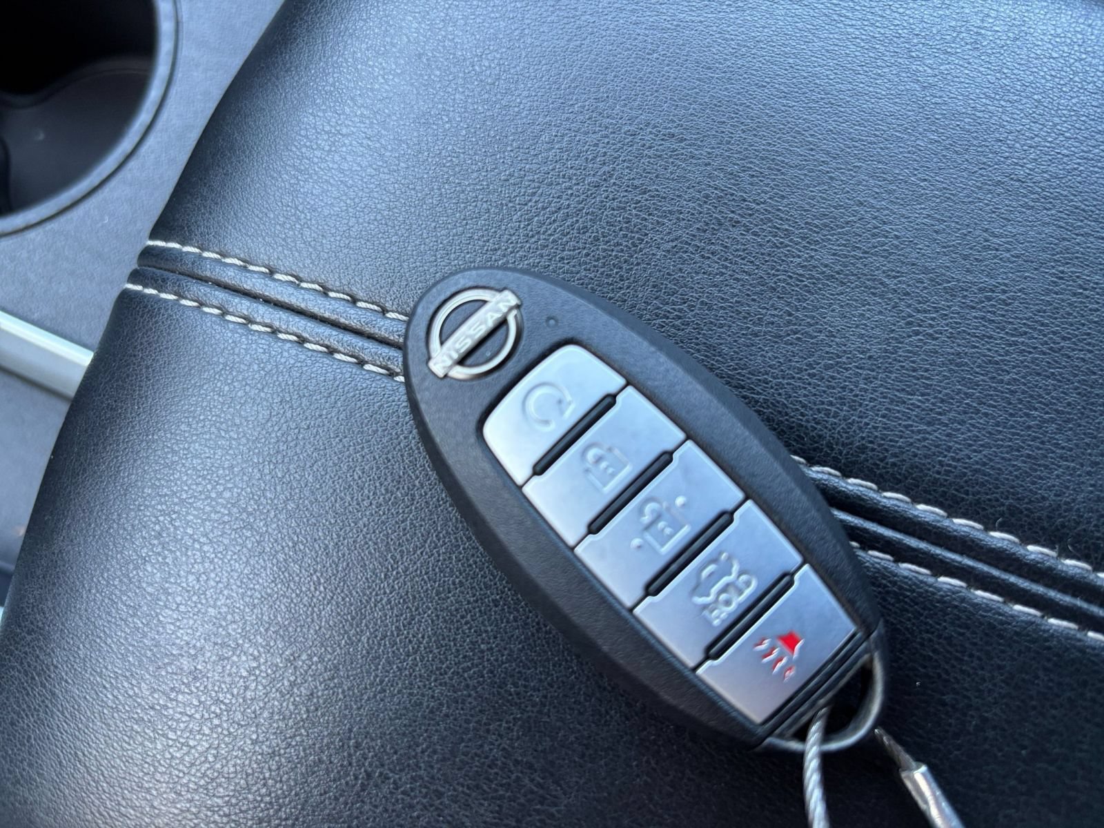 Used 2025 Nissan Altima 2.5 SV FWD image 24