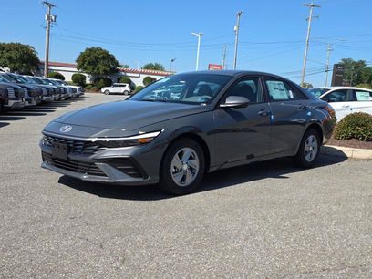 New 2026 Hyundai Elantra SE