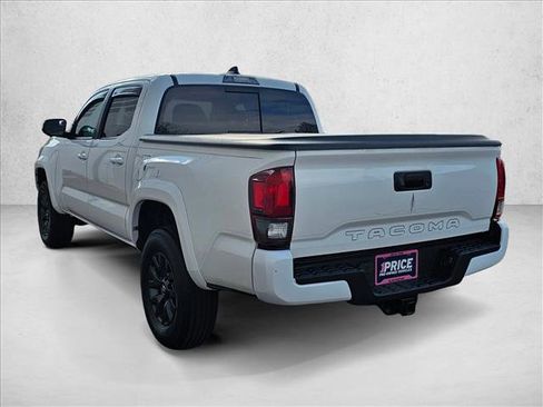 Used 2022 Toyota Tacoma SR5 RWD image 3