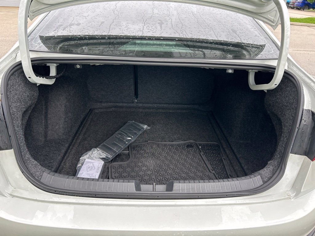 Certified 2024 Volkswagen Jetta SE FWD image 50