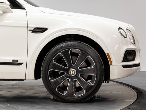 Used 2020 Bentley Bentayga Design Series image 19