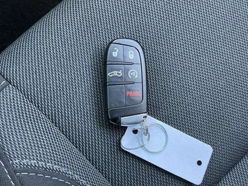 Used 2020 Dodge Charger SXT image 18