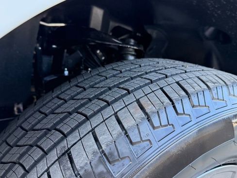 New 2026 Nissan Frontier SV w/ SV Convenience Package image 11