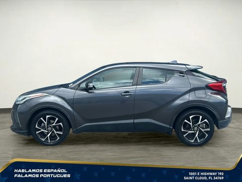 Used 2021 Toyota C-HR XLE FWD image 3