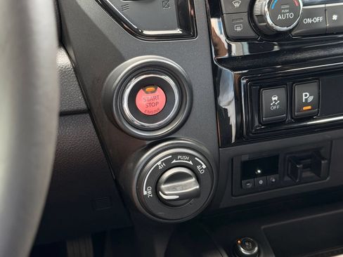 Used 2023 Nissan Titan PRO-4X w/ Pro-4x Convenience Package AWD/4WD image 48