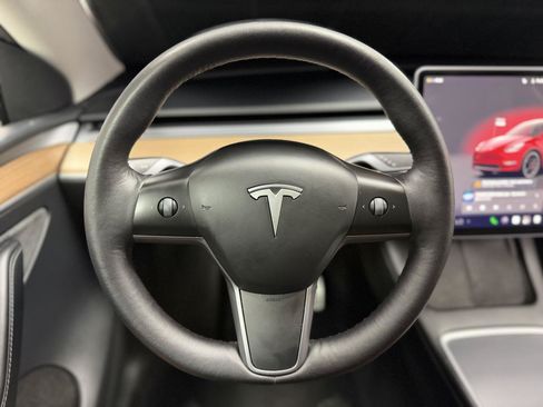 Used 2023 Tesla Model Y Performance AWD/4WD image 17