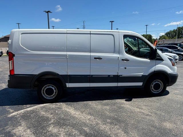 Used 2018 Ford Transit 250 130 Low Roof RWD image 7