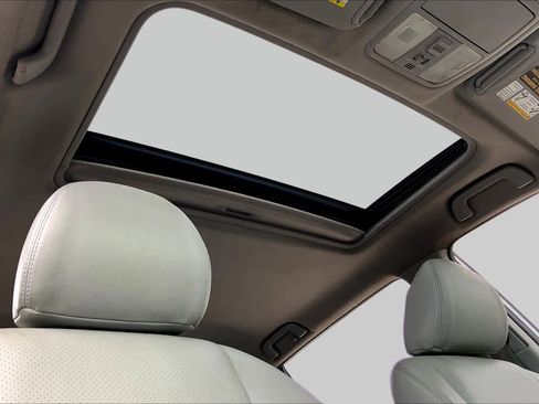 Used 2007 Toyota RAV4 Limited AWD/4WD image 13