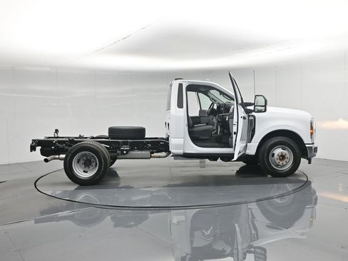 New 2026 Ford F350 XL w/ XL Chrome Package RWD image 27