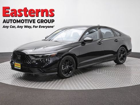 Used 2025 Honda Accord SE image 1
