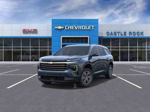 New 2026 Chevrolet Traverse LT w/ Driver Confidence Package AWD/4WD image 8