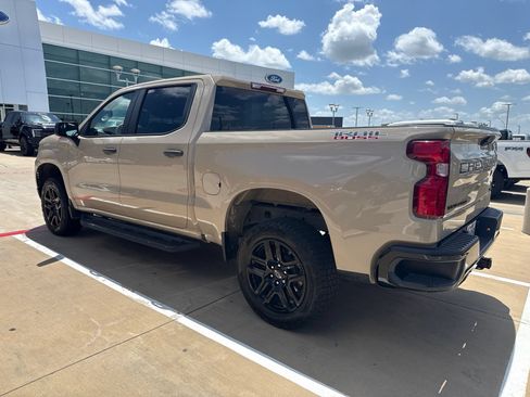 Used 2022 Chevrolet Silverado 1500 Custom Trail Boss w/ LPO, Dark Essentials Package AWD/4WD image 7