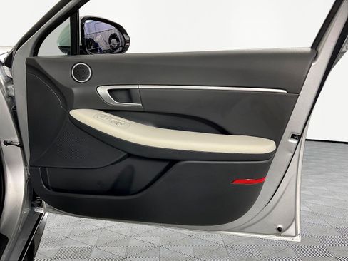 Used 2025 Hyundai Sonata SEL FWD image 27