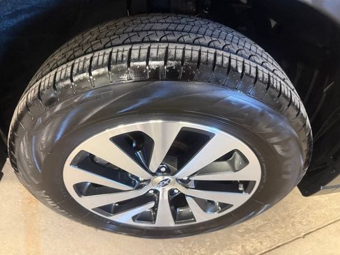 Used 2024 Subaru Outback Premium AWD/4WD image 14