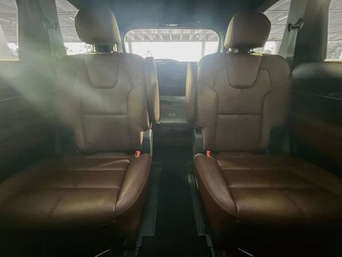 Used 2023 Kia Telluride EX w/ EX Captain's Chair Package AWD/4WD image 26