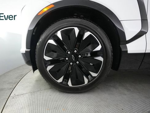 Used 2024 Chevrolet Blazer EV RS RWD image 19