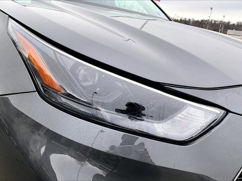 Used 2022 Toyota Highlander XLE image 28