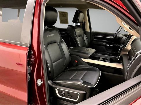 Used 2019 RAM 1500 Laramie RWD image 30