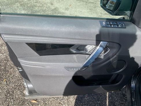 Used 2022 Land Rover Discovery Sport S image 11