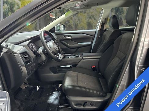 Used 2024 Nissan Rogue SV image 9