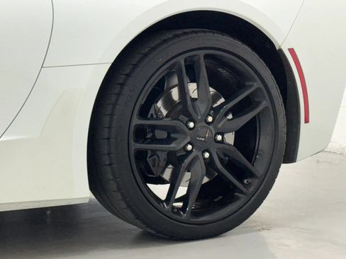 Used 2019 Chevrolet Corvette Stingray Coupe RWD image 32