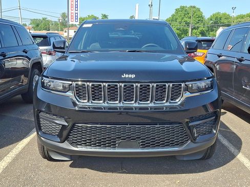 New 2026 Jeep Grand Cherokee Laredo X AWD/4WD image 2