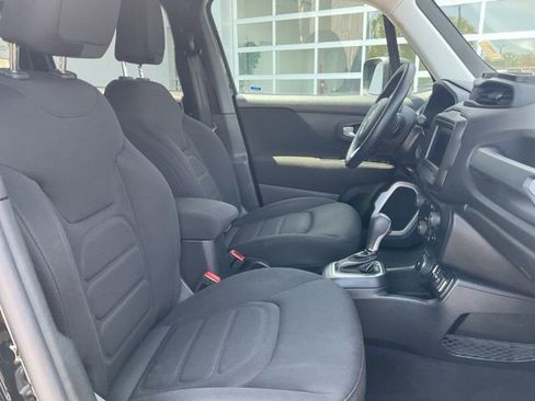 Used 2020 Jeep Renegade Latitude w/ Cold Weather Group AWD/4WD image 9