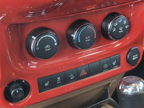 Used 2017 Jeep Wrangler Unlimited Sahara w/ Connectivity Group image 20