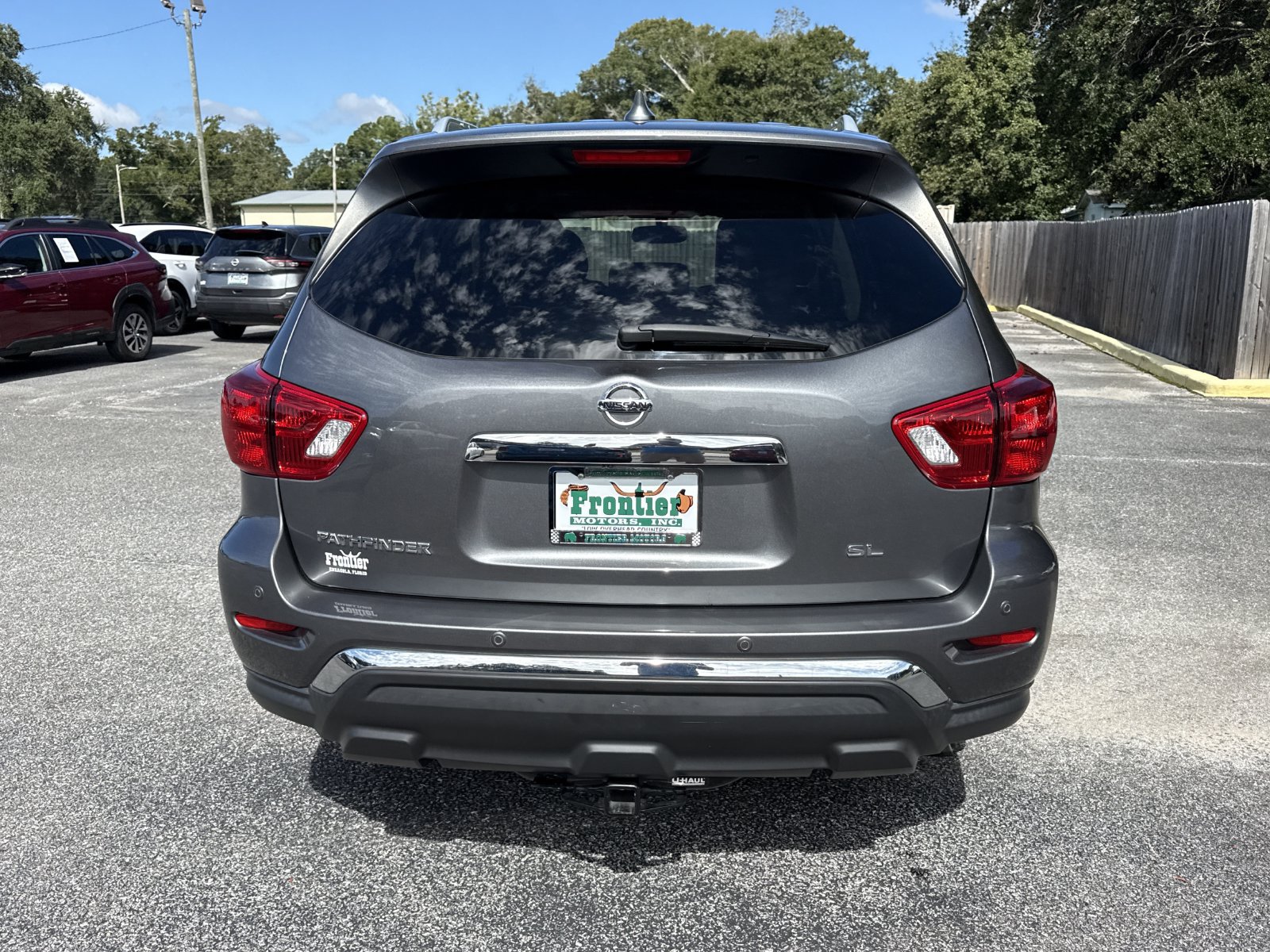 Used 2019 Nissan Pathfinder SL FWD image 4