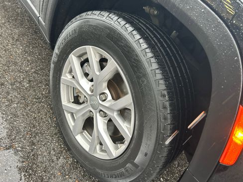 Used 2021 Jeep Grand Cherokee L Limited image 26