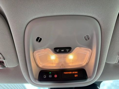 Used 2025 Chevrolet TrailBlazer LT AWD/4WD image 21