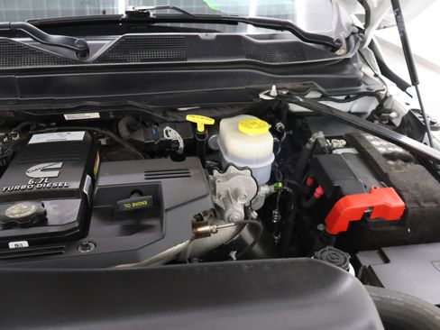 Used 2024 RAM 3500 Big Horn w/ Sport Appearance Package image 18