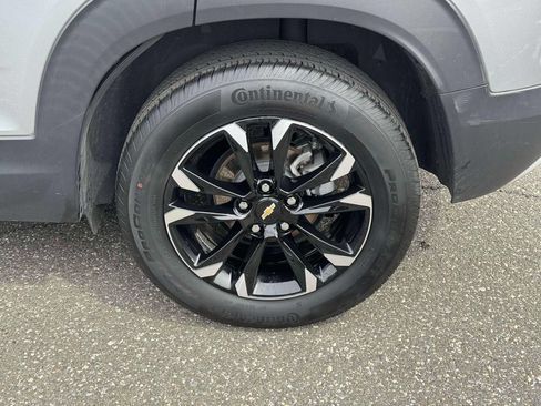 Used 2023 Chevrolet TrailBlazer LT AWD/4WD image 11