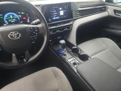 Used 2025 Toyota Camry LE w/ Convenience Package FWD image 7