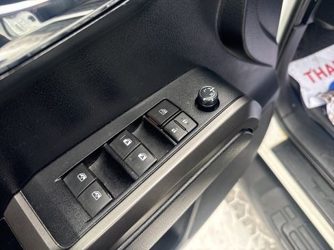 Used 2018 Toyota Tacoma TRD Sport image 10