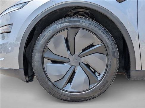 Used 2026 Tesla Model Y 2WD image 23