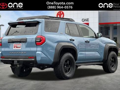 New 2026 Toyota 4Runner SR5 image 4