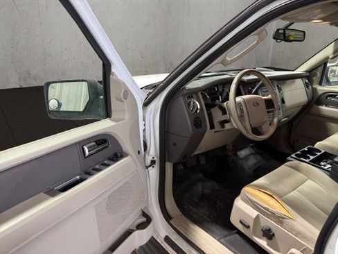 Used 2010 Ford Expedition XLT AWD/4WD image 17