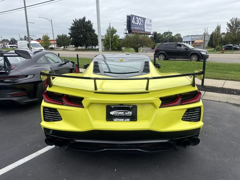 Used 2023 Chevrolet Corvette Stingray Preferred Cpe w/ Z51 Performance Package RWD image 3
