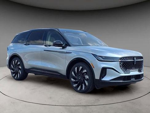 New 2025 Lincoln Nautilus Reserve w/ Jet Appearance Package image 10