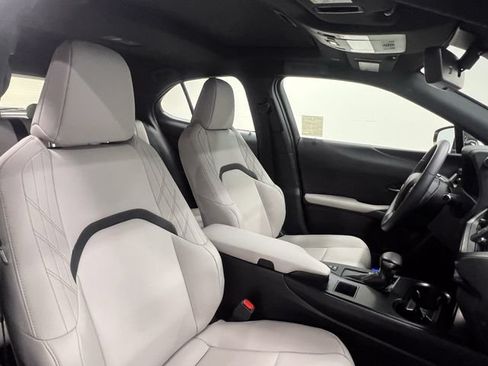 Certified 2024 Lexus UX 250h FWD image 11